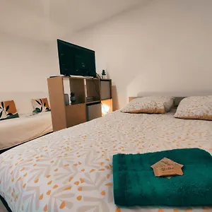 Appartement Cosy Avec Clim Et Terrasse Ideal Couple, Avignon